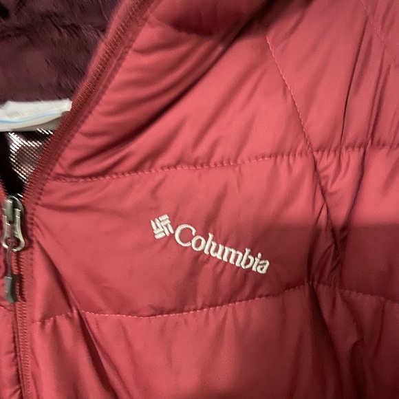 Columbia Women’s hooded coat w/ Omnitech (3x) - Picture 2 of 5